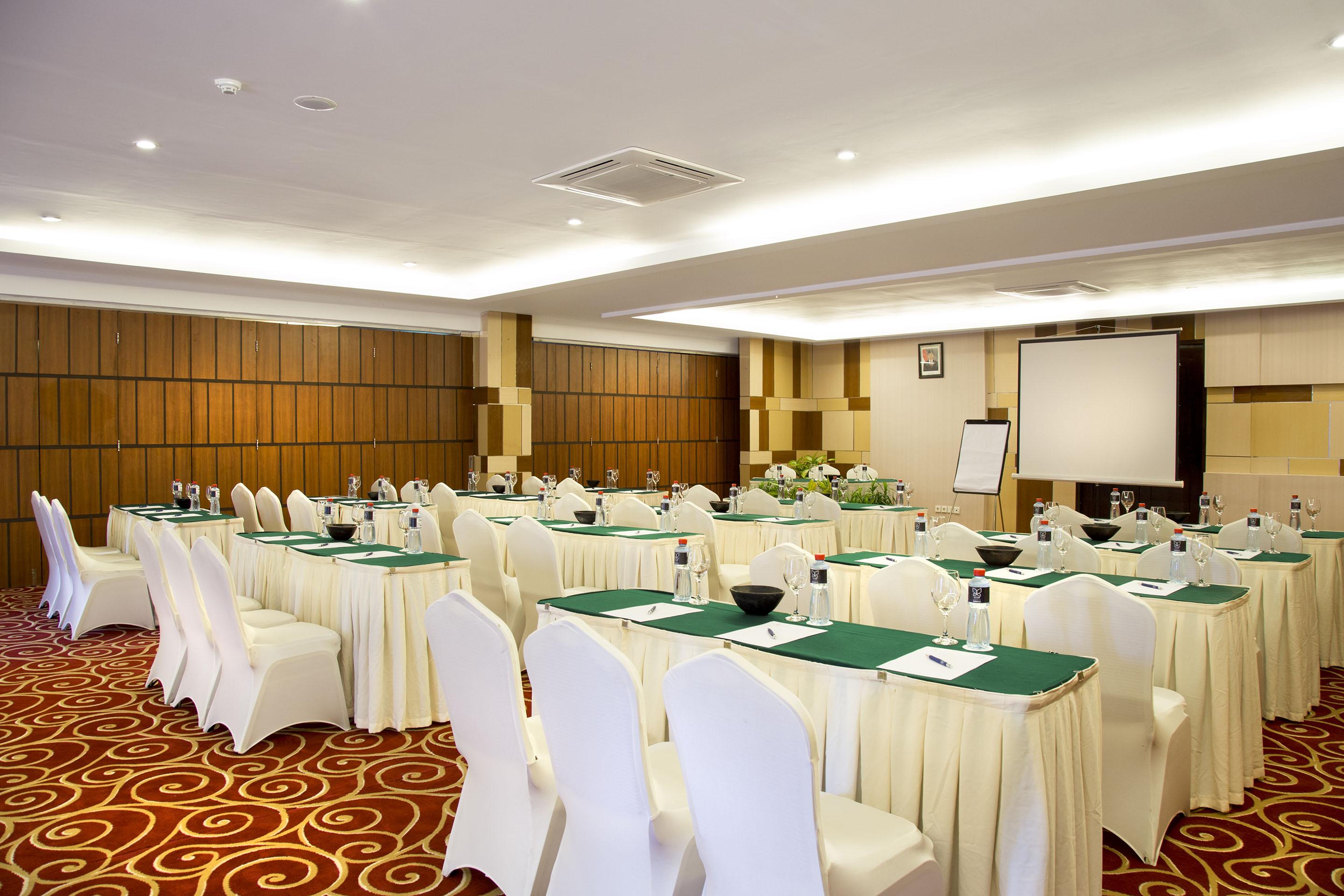 Le Grande Bali Hotel Uluwatu  Exterior photo Meeting room