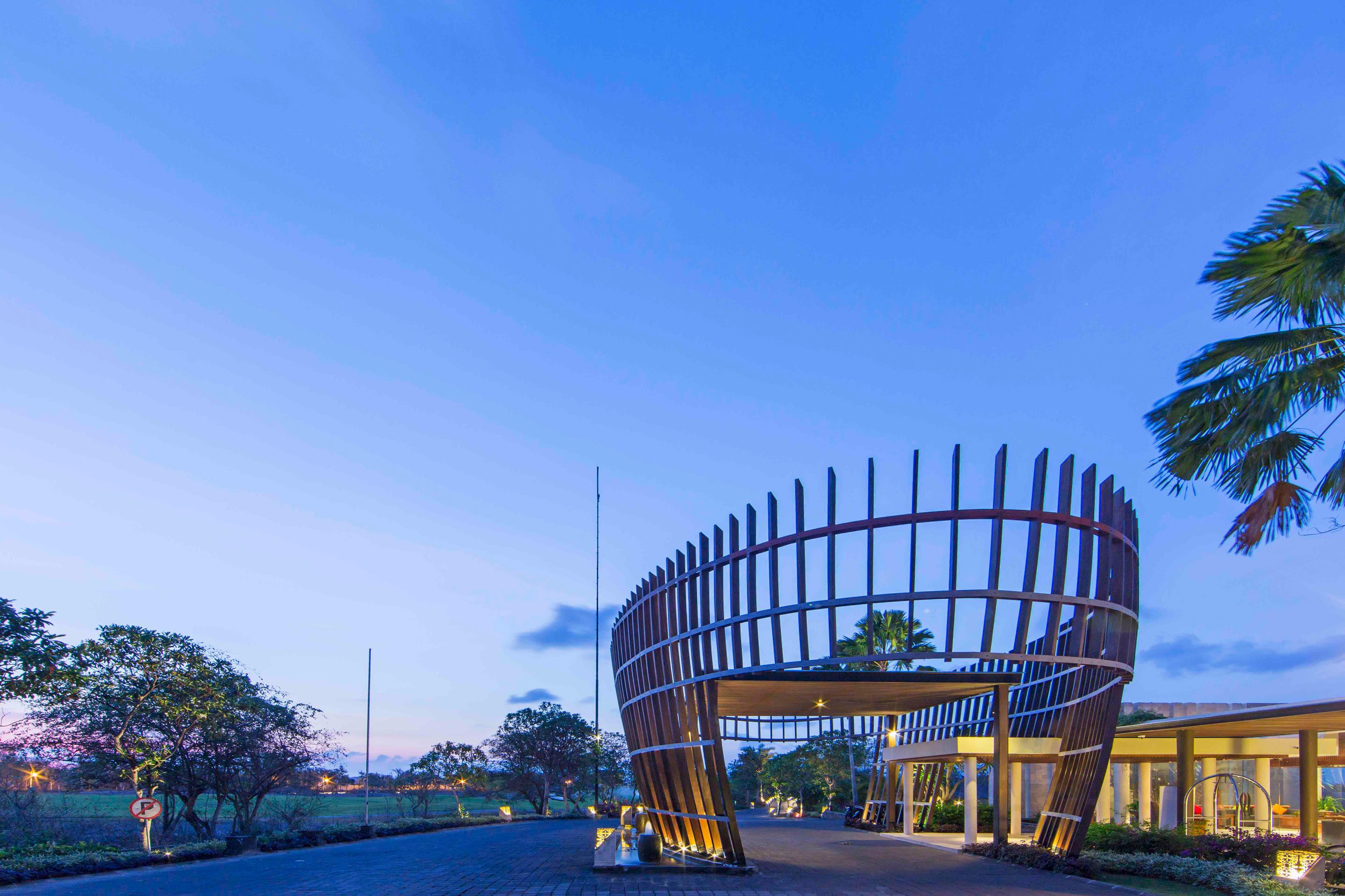 Le Grande Bali Hotel Uluwatu  Exterior photo The entrance of the resort