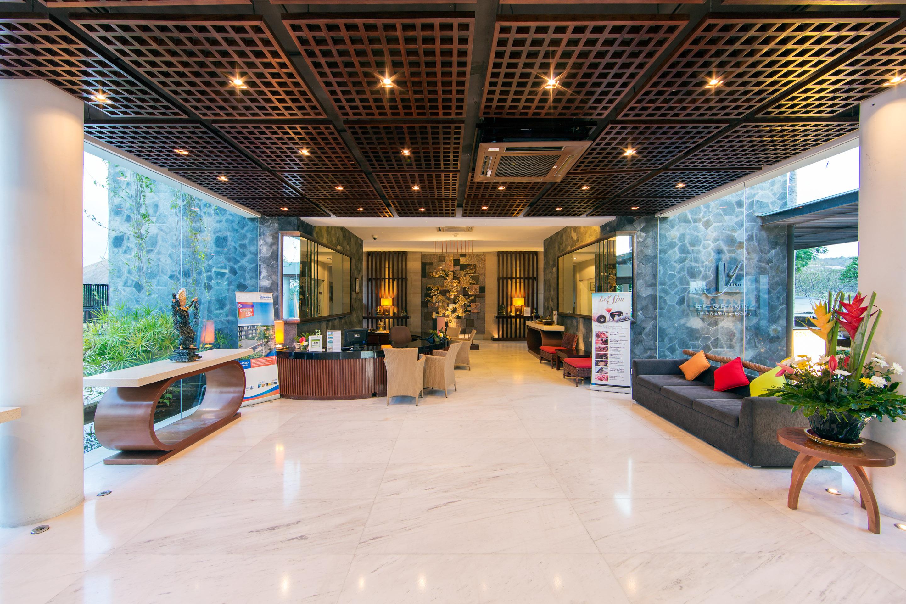 Le Grande Bali Hotel Uluwatu  Exterior photo Lobby