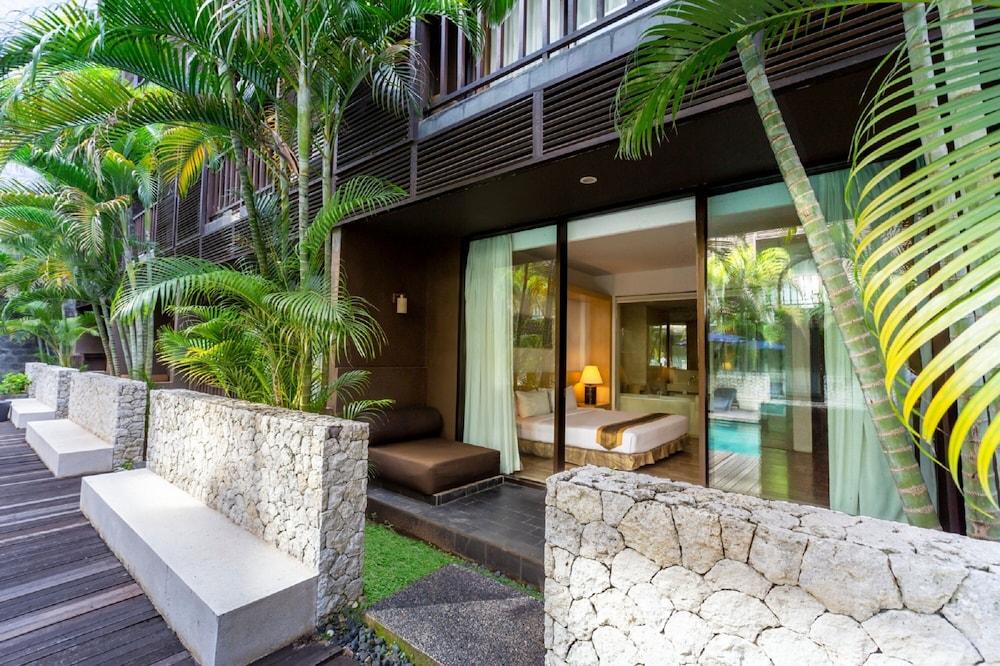 Le Grande Bali Hotel Uluwatu  Exterior photo The Village