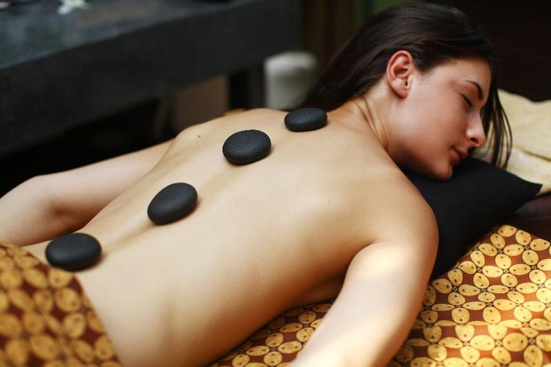 Le Grande Bali Hotel Uluwatu  Exterior photo Hot stone massage