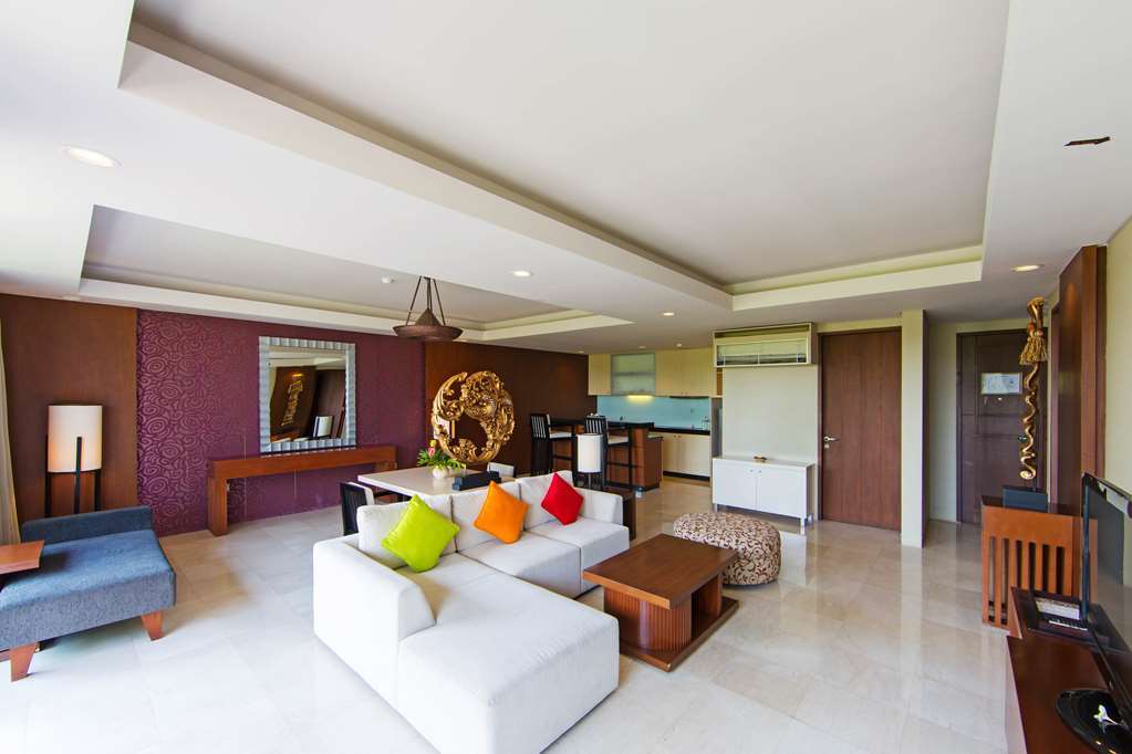 Le Grande Bali Hotel Uluwatu  Room photo Living room